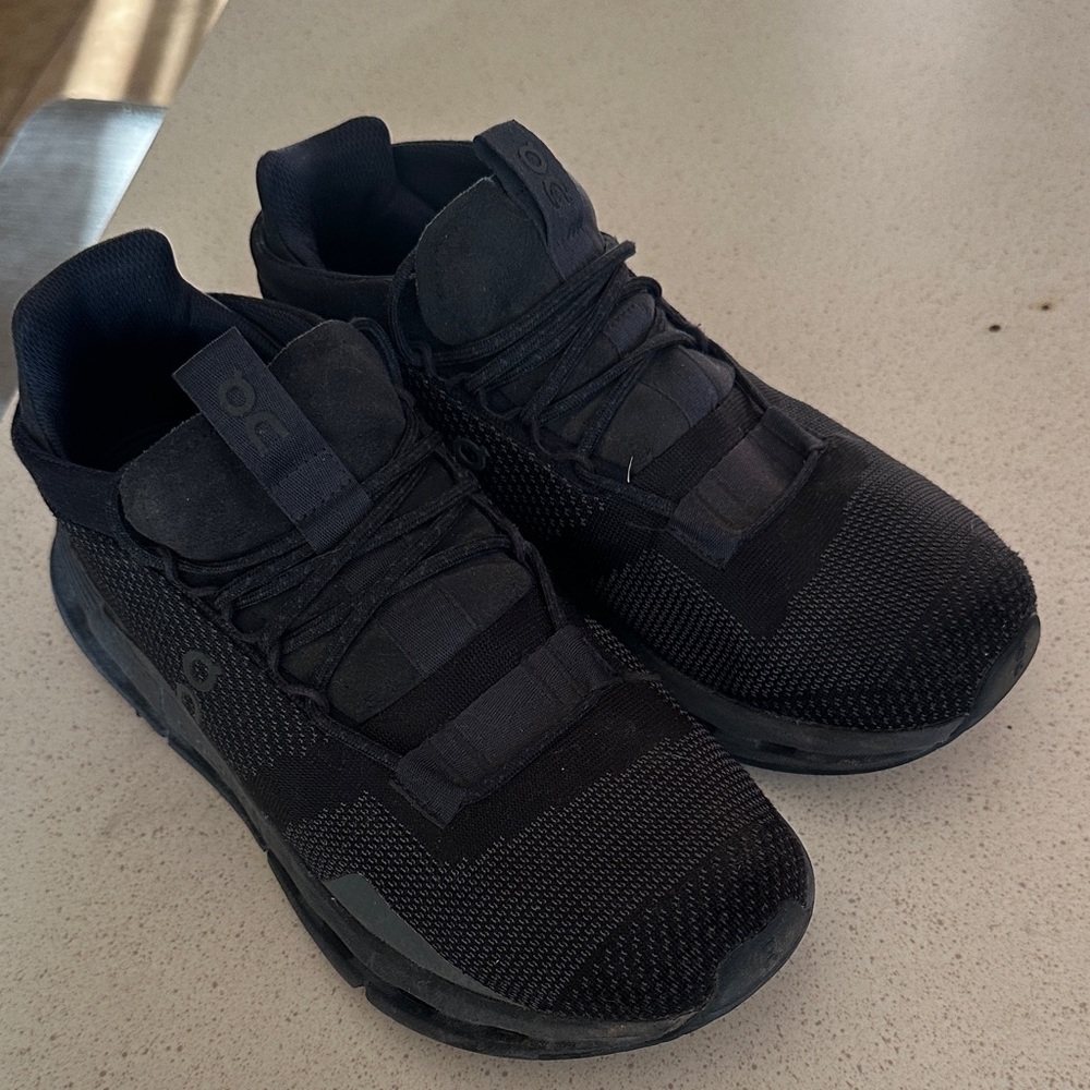 On Running Women’s Black Sneakers